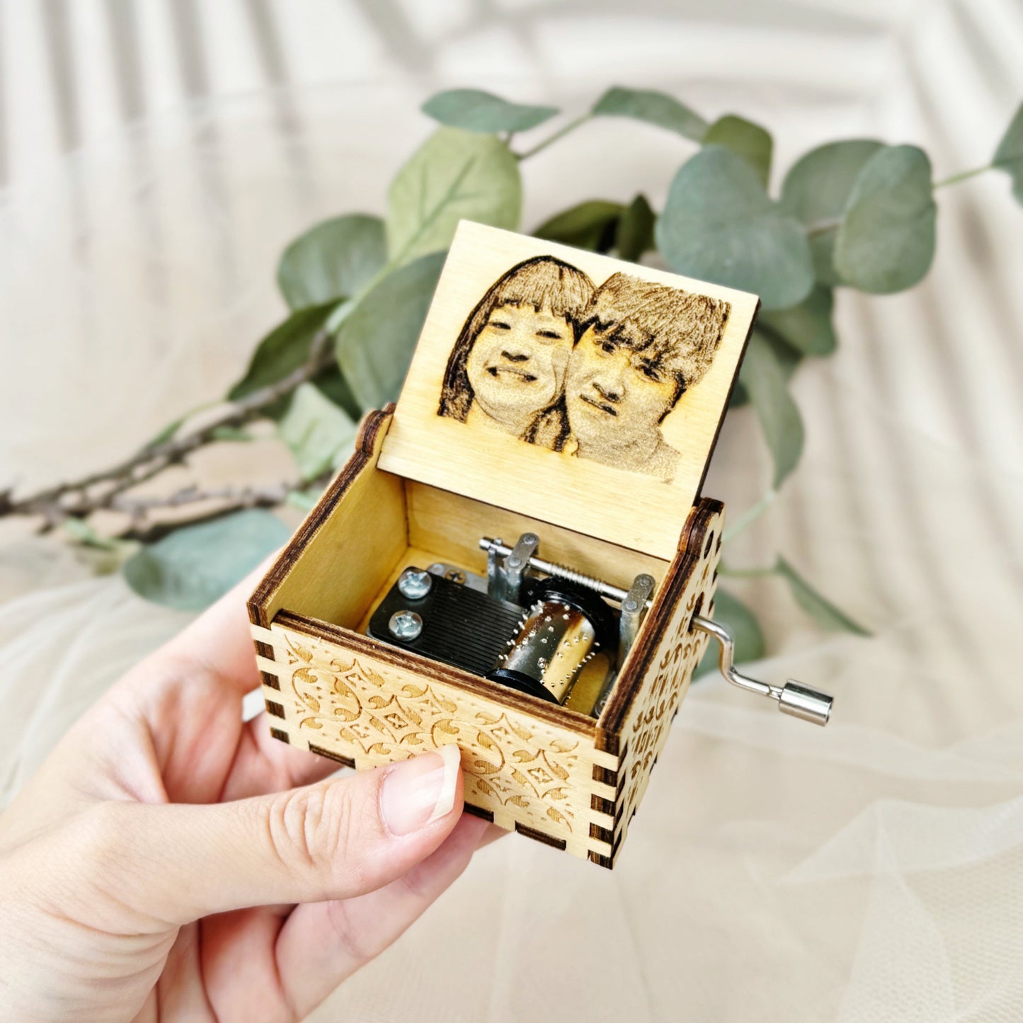 PERSONALISED MUSIC BOX